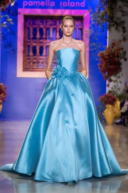 Pamella Roland - Runway - New York Moda Haftası - Eylül 2023: The Show. 12 Eylül 2023, New York, New York, ABD: Tasarımcı Pamella Roland (C) New York Moda Haftası sırasında Pamella Roland defilesinde podyumda yürüyor