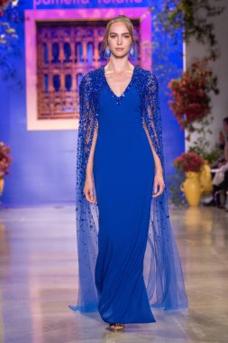 Pamella Roland - Runway - New York Moda Haftası - Eylül 2023: The Show. 12 Eylül 2023, New York, New York, ABD: Tasarımcı Pamella Roland (C) New York Moda Haftası sırasında Pamella Roland defilesinde podyumda yürüyor