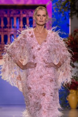 Pamella Roland - Runway - New York Moda Haftası - Eylül 2023: The Show. 12 Eylül 2023, New York, New York, ABD: Tasarımcı Pamella Roland (C) New York Moda Haftası sırasında Pamella Roland defilesinde podyumda yürüyor