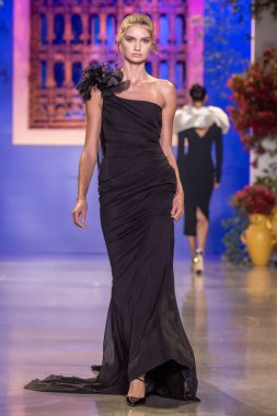 Pamella Roland - Runway - New York Moda Haftası - Eylül 2023: The Show. 12 Eylül 2023, New York, New York, ABD: Tasarımcı Pamella Roland (C) New York Moda Haftası sırasında Pamella Roland defilesinde podyumda yürüyor
