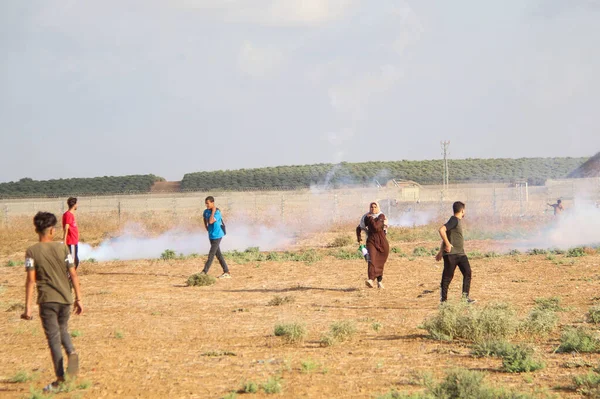 Σεπτεμβρίου 2023 Γάζα Παλαιστίνη Παλαιστίνιοι Συμμετέχουν Συγκρούσεις Στη Συνοριακή Λωρίδα — Φωτογραφία Αρχείου