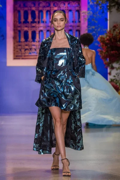 Pamella Roland - Runway - New York Moda Haftası - Eylül 2023: The Show. 12 Eylül 2023, New York, New York, ABD: Tasarımcı Pamella Roland (C) New York Moda Haftası sırasında Pamella Roland defilesinde podyumda yürüyor