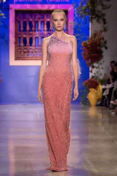 Pamella Roland - Runway - New York Moda Haftası - Eylül 2023: The Show. 12 Eylül 2023, New York, New York, ABD: Tasarımcı Pamella Roland (C) New York Moda Haftası sırasında Pamella Roland defilesinde podyumda yürüyor