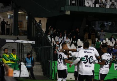 Coritiba (PR) - 14 Eylül 2023: Brezilya Futbol Şampiyonası 2023. Coritiba, Bahia - 19 numaralı Sebastian Gomez 'den Coritiba golü ve Coritiba ile Bahia arasındaki maç sırasındaki kutlama. 