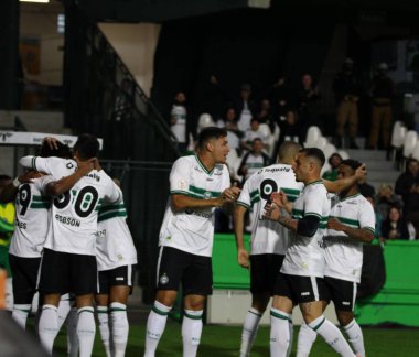 Coritiba (PR) - 14 Eylül 2023: Brezilya Futbol Şampiyonası 2023. Coritiba, Bahia - 19 numaralı Sebastian Gomez 'den Coritiba golü ve Coritiba ile Bahia arasındaki maç sırasındaki kutlama. 