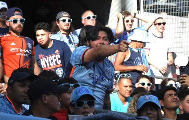 16 Eylül 2023 - New York, ABD: NYCFC taraftarları NYCFC ve New York Red Bulls arasında oynanan futbol maçında Yankees Stadyumu, Bronx, New York.