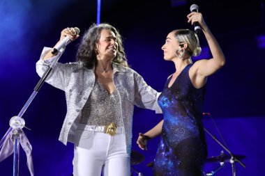 Sao Paulo (SP), 16 Eylül 2023: Simone tarafından Juliana Linhares 'in katılımıyla, Sao Paulo' daki Latin Amerika Anıtı 'nda düzenlenen Koala Festivali 2023' te gösterildi.. 