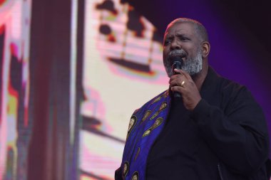 Sao Paulo (SP), Brezilya 09 / 15 / 2023 Alice Caymmi, 15 Eylül 2023 tarihinde Sao Paulo 'da düzenlenen Coala Festivali 2023' te şarkıcı Pericles 'in gösterisinden keyif alıyor.. 