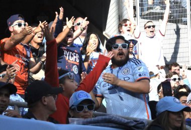 16 Eylül 2023 - New York, ABD: NYCFC taraftarları NYCFC ve New York Red Bulls arasında oynanan futbol maçında Yankees Stadyumu, Bronx, New York.