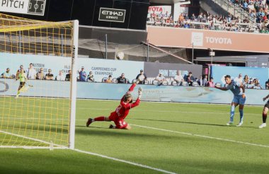 16 Eylül 2023 - New York, ABD: Red Bull kalecisi Carlos Coronel (C), NYCFC ve New York Red Bulls arasında Yankees Stadyumu, Bronx, New York.