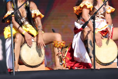 Sao Paulo (SP), Brezilya 09 / 16 / 2023 Lucas Estrela 'nın katılımıyla Suraras do Tapajos grubu. Yerli Kadınlar Derneği Tapajos, Carimbo 'yu kadın sesi yankılamak için bir araç olarak kullanır. 