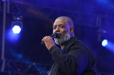 Sao Paulo (SP), Brezilya 09 / 15 / 2023 Alice Caymmi, 15 Eylül 2023 tarihinde Sao Paulo 'da düzenlenen Coala Festivali 2023' te şarkıcı Pericles 'in gösterisinden keyif alıyor.. 