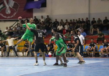 2023 Filistin Hentbol Kupası Finali Al Bureij 'e karşı Al Salah. 17 Eylül 2023, Gazze, Filistin: Filistinli oyuncular Al Salah 'a karşı düzenlenen 2023 Filistin Hentbol Kupası final maçına katıldılar.