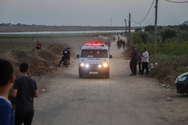 Filistinliler sınır şeridindeki çatışmalara katılıyorlar. P19 Eylül 2023, Gazze, Filistin: Filistinliler, işgal ile Gazze Kenti sınır şeridinde meydana gelen çatışmalara katıldılar