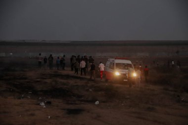 Filistinliler sınır şeridindeki çatışmalara katılıyorlar. P19 Eylül 2023, Gazze, Filistin: Filistinliler, işgal ile Gazze Kenti sınır şeridinde meydana gelen çatışmalara katıldılar