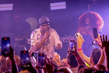 Sao Paulo (SP), Brezilya 09 / 18 / 2023 - Başrolde Lucas Peteado ve Juan Paiva, Claudinho ve Bochecha 'nın hikayesini anlatan 