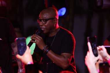 Sao Paulo (SP), Brezilya 09 / 18 / 2023 - Başrolde Lucas Peteado ve Juan Paiva, Claudinho ve Bochecha 'nın hikayesini anlatan 