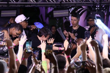 Sao Paulo (SP), Brezilya 09 / 18 / 2023 - Başrolde Lucas Peteado ve Juan Paiva, Claudinho ve Bochecha 'nın hikayesini anlatan 