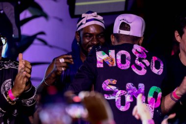 Sao Paulo (SP), Brezilya 09 / 18 / 2023 - Başrolde Lucas Peteado ve Juan Paiva, Claudinho ve Bochecha 'nın hikayesini anlatan 