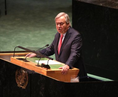 Antonio Guterres & Dennis Francis New York 'taki BM 78. GY' de konuşma yaptı. 19 Eylül 2023, New York, ABD: BM Genel Sekreteri Antonio Guterres ve Genel Kurul Başkanı Dennis Francis Birleşmiş Milletler 'in 78.