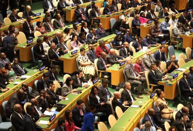 Antonio Guterres & Dennis Francis New York 'taki BM 78. GY' de konuşma yaptı. 19 Eylül 2023, New York, ABD: BM Genel Sekreteri Antonio Guterres ve Genel Kurul Başkanı Dennis Francis Birleşmiş Milletler 'in 78.