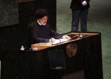 İran Cumhurbaşkanı Ebu Raisi, New York 'taki BM 78. GY' de konuşma yaptı. 19 Eylül 2023, New York, ABD: İran Başkanı Ethe Raisi, New York 'taki Birleşmiş Milletler Genel Kurulu' nun 78. oturumunda bir konuşma yaptı.. 