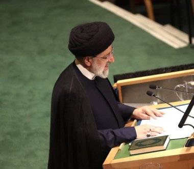 İran Cumhurbaşkanı Ebu Raisi, New York 'taki BM 78. GY' de konuşma yaptı. 19 Eylül 2023, New York, ABD: İran Başkanı Ethe Raisi, New York 'taki Birleşmiş Milletler Genel Kurulu' nun 78. oturumunda bir konuşma yaptı.. 