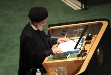 İran Cumhurbaşkanı Ebu Raisi, New York 'taki BM 78. GY' de konuşma yaptı. 19 Eylül 2023, New York, ABD: İran Başkanı Ethe Raisi, New York 'taki Birleşmiş Milletler Genel Kurulu' nun 78. oturumunda bir konuşma yaptı.. 