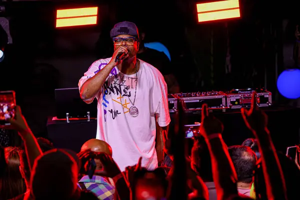 Sao Paulo (SP), Brezilya 09 / 18 / 2023 - Başrolde Lucas Peteado ve Juan Paiva, Claudinho ve Bochecha 'nın hikayesini anlatan 