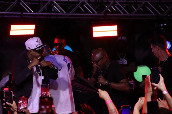 Sao Paulo (SP), Brezilya 09 / 18 / 2023 - Başrolde Lucas Peteado ve Juan Paiva, Claudinho ve Bochecha 'nın hikayesini anlatan 