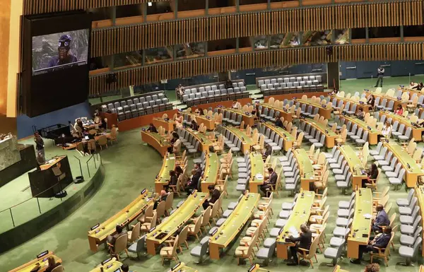 ナイジェリアのアフメド ティヌブ大統領は ニューヨークで国連78番目のGaで講演します 2023年9月19日 アメリカ合衆国ニューヨーク ナイジェリアのアフメド ティヌブ大統領がニューヨークで開催された第78回国連総会で講演 — ストック写真