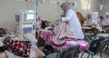 Filistinliler böbrek yetmezliği olan hastalar için tıbbi tüketim eksikliği olan bir konferansa katıldılar. 20 Eylül 2023, Gazze, Filistin: Filistinliler Sağlık Bakanlığı konferansına katıldı