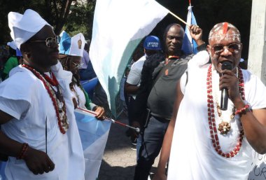 Nijeryalılar BM önünde ayrı bir Yoruba Ulusu 'nu protesto ediyor ve talep ediyorlar. 20 Eylül 2023, New York, ABD: Bazı Nijeryalılar; Yoruba kılığına girmiş Yoruba kabilesi, Yoruba toprağı adı verilen ayrı bir ülkeyi protesto ediyor ve talep ediyor. 