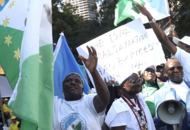 Nijeryalılar BM önünde ayrı bir Yoruba Ulusu 'nu protesto ediyor ve talep ediyorlar. 20 Eylül 2023, New York, ABD: Bazı Nijeryalılar; Yoruba kılığına girmiş Yoruba kabilesi, Yoruba toprağı adı verilen ayrı bir ülkeyi protesto ediyor ve talep ediyor. 