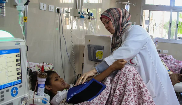 Los Palestinos Asisten Una Conferencia Con Escasez Consumibles Médicos Para —  Fotos de Stock