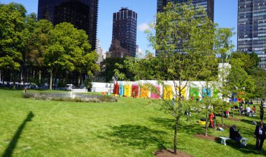 UNGA 78. & İklim Zirvesi. 19 Eylül 2023, New York, ABD: Birleşmiş Milletler 78. Genel Kurulu delegelerinin hareketi ve New York 'taki BM karargahının meclise başlaması ve İklim Zirvesi de dahil olmak üzere 