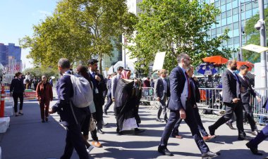 UNGA 78. & İklim Zirvesi. 19 Eylül 2023, New York, ABD: Birleşmiş Milletler 78. Genel Kurulu delegelerinin hareketi ve New York 'taki BM karargahının meclise başlaması ve İklim Zirvesi de dahil olmak üzere 