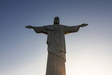 Rio de Janeiro (RJ), Brezilya 09 / 21 / 2023 - Rio de Janeiro 'daki Kurtarıcı İsa' nın turist hareketi (20) bu Çarşamba günü öğleden sonra. Yeşil Eylül projeksiyonunun gerçekleştiği yer