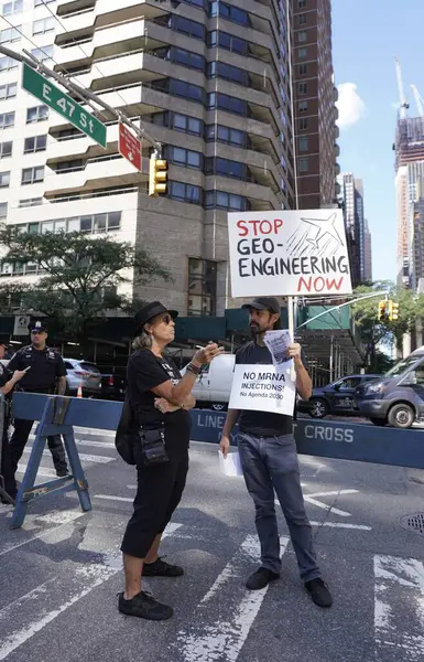 Vozes Protestos Nacionais Alguns Países Frente Sede Onu Nova York — Fotografia de Stock