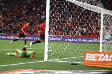 CURITIBA (PR) Brazil 09 / 21 / 2023 - Alex Santana 'nın golünün kutlanması (80) Athletico PR' ye bu Perşembe (21), Brezilya şampiyonasının 24. turunda Internacional 'a karşı 2-1' lik galibiyet kazandırdı. 