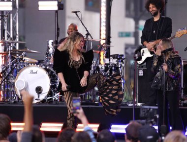 Kelly Clarkson Today Show 'da canlı performans sergiledi. 22 Eylül 2023, New York, ABD: Kelly Clarkson, ünlü Amerikalı şarkıcı ve sanatçı, Today Show 'da, Rockefeller Plaza' da canlı performans sergiledi. 