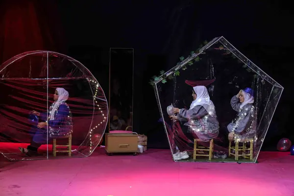 Palestyńczycy Niepełnosprawni Prezentują Swoje Spektakle Teatralne Zatytułowane Meduza Gazy Września — Zdjęcie stockowe