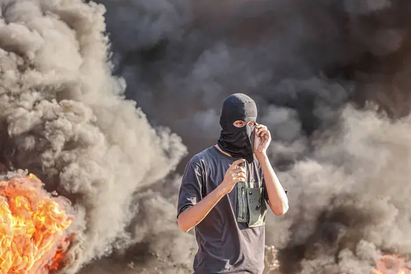 Manifestantes Palestinos Queimam Pneus Durante Protesto Contra Repetidos Ataques Aos — Fotografia de Stock