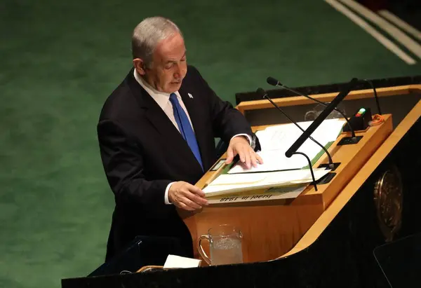 イスラエルのベンジャミン ネタニヤフ首相は ニューヨークで国連78番目のGaで演説します 2023年9月22日 アメリカ合衆国ニューヨーク イスラエルのベンジャミン ネタニヤフ首相がニューヨークで開催された第78回国連総会で講演 — ストック写真