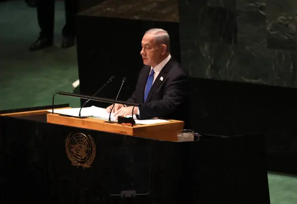イスラエルのベンジャミン ネタニヤフ首相は ニューヨークで国連78番目のGaで演説します 2023年9月22日 アメリカ合衆国ニューヨーク イスラエルのベンジャミン ネタニヤフ首相がニューヨークで開催された第78回国連総会で講演 — ストック写真
