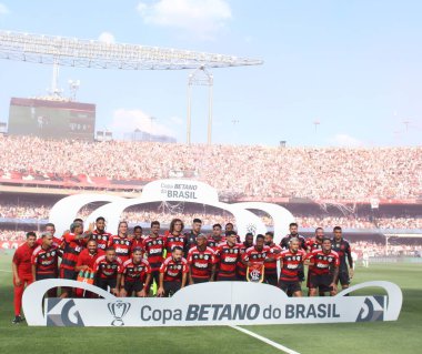 SAO PAULO Brazil (SP) 09 / 24 / 2023 - Sao Paulo ve Flamengo arasında oynanan 2023 Copa do Brasil final maçının atılışı 24 Eylül 2023 Pazar günü öğleden sonra Morumbi Stadyumu 'nda gerçekleşti (Foto: Edson De Souz