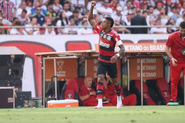Sao Paulo (SP), Brezilya 09 / 24 / 2023 - Flamengo 'dan Bruno Henrique, Flamengo' ya karşı oynanan Copa do Brasil finalinde golünü kutluyor.