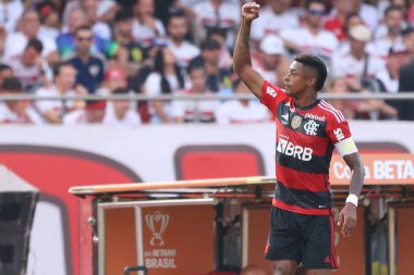 Sao Paulo (SP), Brezilya 09 / 24 / 2023 - Flamengo 'dan Bruno Henrique, Flamengo' ya karşı oynanan Copa do Brasil finalinde golünü kutluyor.
