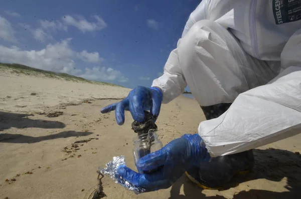 Natal Brazil 2023 Oil Stains Found Camurupim Beach Nisia Floresta — Stock Photo, Image