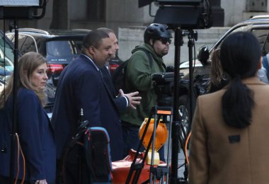 Senatör Bob Menendez 'in duruşması sırasında Manhattan Bölge Savcısı Alvin Bragg. 27 Eylül 2023, New York, ABD